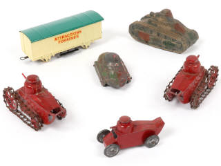 Lot 17 - DIVERS (6)