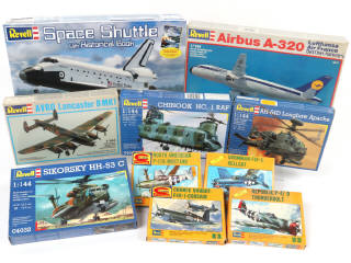 Lot 52 - REVELL (USA) (10)