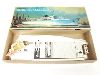 Lot 49 - REVELL (USA) (7)