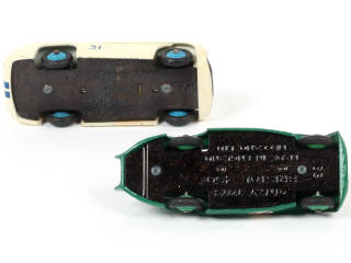 Lot 104 - DINKY TOYS (GB) (2)