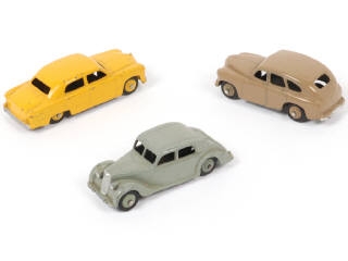 Lot 115 - DINKY TOYS (GB) (3)
