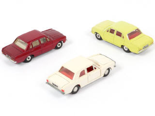 Lot 114 - DINKY TOYS (GB) (3)