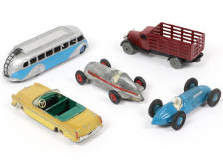 Lot 230 - DINKY TOYS (FRANCE) (5)