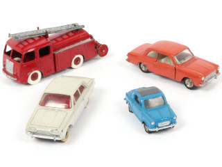 Lot 221 - DINKY TOYS (FRANCE) (4)