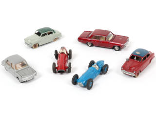 Lot 231 - DINKY TOYS (FRANCE) (6)