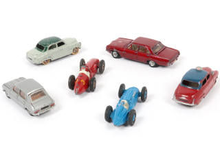 Lot 231 - DINKY TOYS (FRANCE) (6)