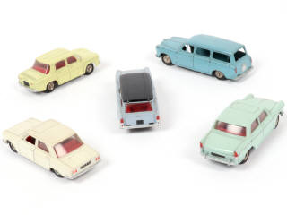 Lot 228 - DINKY TOYS (FRANCE) (5)