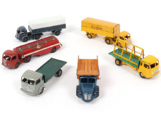 Lot 233 - DINKY TOYS (FRANCE) (6)