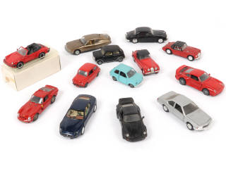 Lot 47 - DIVERS (13)