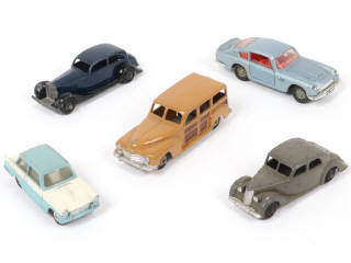 Lot 131 - DINKY TOYS (GB) (5)