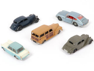 Lot 131 - DINKY TOYS (GB) (5)