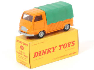 Lot 176 - DINKY TOYS (FRANCE) (1)