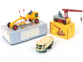 Lot 216 - DINKY TOYS (FRANCE) (3)