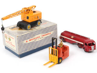 Lot 217 - DINKY TOYS (FRANCE) (3)