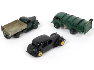Lot 211 - DINKY TOYS (FRANCE) (3)