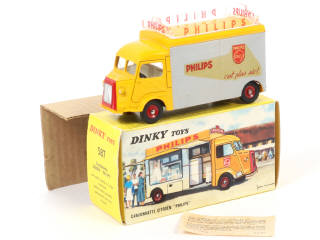 Lot 107 - DINKY TOYS (FRANCE) (1)