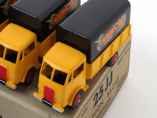 Lot 97 - DINKY TOYS (FRANCE) (7)