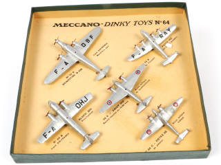 Lot 32 - DINKY TOYS (FRANCE) (6)