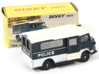 Lot 105 - DINKY TOYS (FRANCE) (1)
