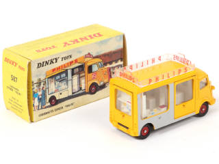 Lot 106 - DINKY TOYS (FRANCE) (1)