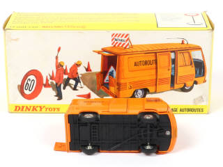 Lot 110 - DINKY TOYS (FRANCE) (1)