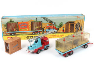 Lot 15 - CORGI TOYS (GB) (1)