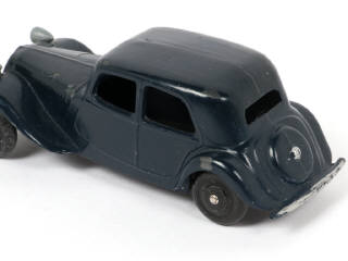 Lot 35 - DINKY TOYS (FRANCE) (1)