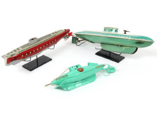 Lot 172 - DIVERS (3)