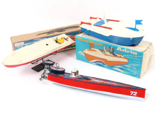 Lot 171 - DIVERS (3)