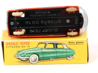 Lot 43 - DINKY TOYS (FRANCE) (1)