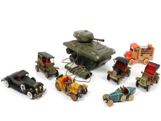 Lot 7 - DIVERS (8)