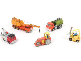 Lot 75 - DINKY TOYS (GB) (5)