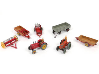 Lot 117 - DINKY TOYS (7)