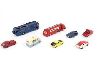 Lot 138 - CORGI TOYS (GB) (8)