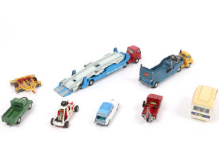 Lot 139 - CORGI TOYS (GB) (8)