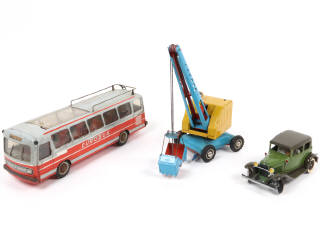 Lot 233 - DIVERS (3)