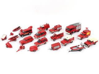Lot 142 - DIVERS (19)