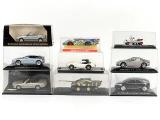 Lot 98 - DIVERS (9)