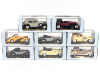 Lot 92 - DIVERS (8)