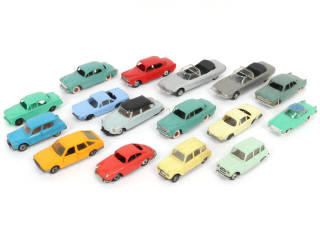 Lot 137 - DIVERS (16)