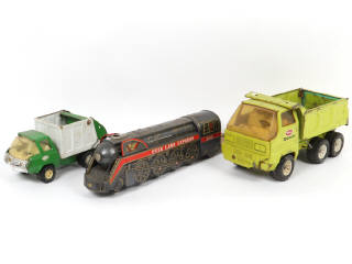 Lot 40 - DIVERS (3)