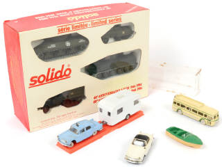 Lot 102 - DIVERS (9)