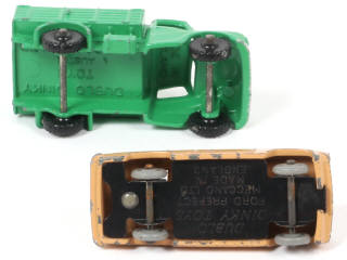 Lot 175 - DINKY TOYS (GB) (2)