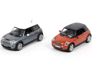 Lot 125 - DIVERS (2)