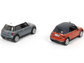 Lot 125 - DIVERS (2)