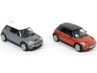 Lot 125 - DIVERS (2)