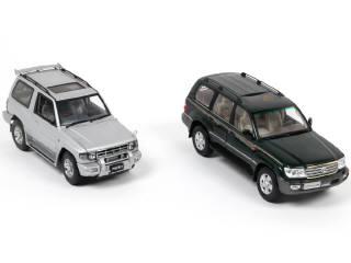 Lot 126 - DIVERS (2)