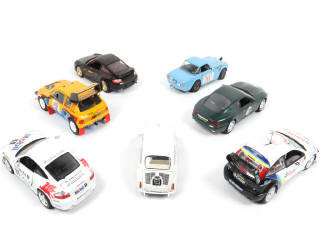 Lot 200 - DIVERS (7)