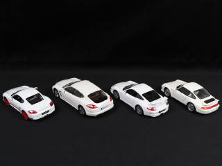 Lot 168 - DIVERS (4)