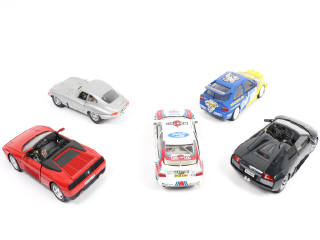 Lot 187 - DIVERS (5)